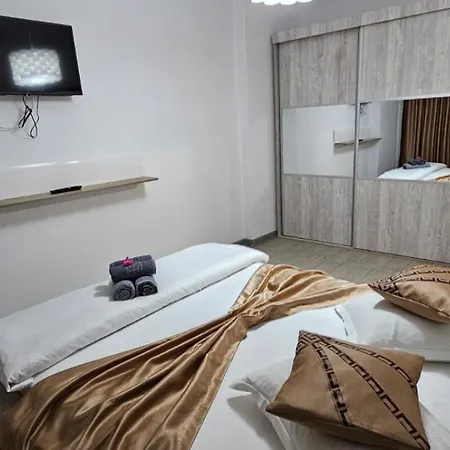 Апартаменты Sunshine Retreat - Pool &
