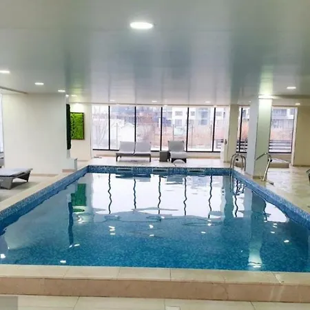 Sunshine Retreat - Pool & Apartment *