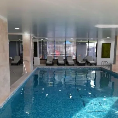 Sunshine Retreat - Pool & *